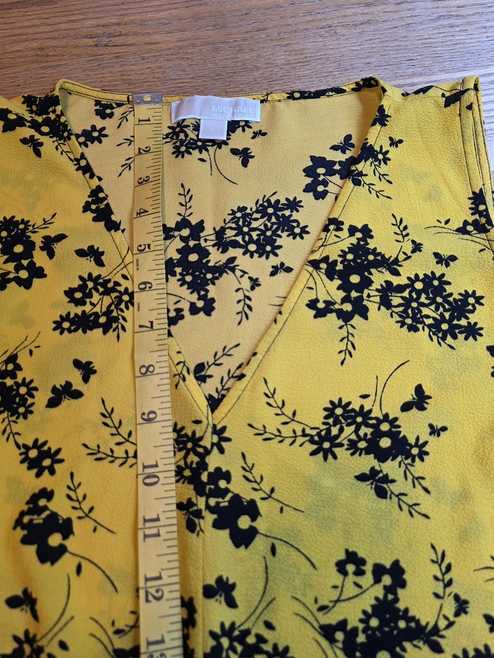 Michael Kors Golden Yellow & Black Floral Sleeveless Blouse Women's Size XL - Picture 11 of 13